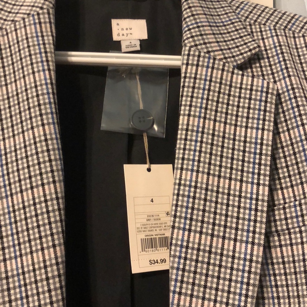 Blazer - Picture 2 of 3
